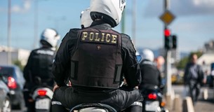 Απόπειρα απάτης στη Φθιώτιδα με το πρόσχημα δήθεν «λογιστή» και «αστυνομικού» - Συνελήφθη ένας ημεδαπός Απόπειρα απάτης στη Φθιώτιδα με το πρόσχημα δήθεν «λογιστή» και «αστυνομικού» - Συνελήφθη ένας ημεδαπός